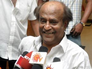 கறுப்புப் பணத்தை ஒழிக்க இப்போதுள்ள வரிகளை கடுமையாக்க வேண்டும்! - ரஜினி கறுப்புப் பணத்தை ஒழிக்க இப்போதுள்ள வரிகளை கடுமையாக்க வேண்டும்! - ரஜினி