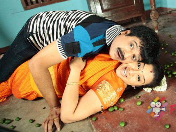 Vivek's non stop comedy in Palakkattu Madhavan Vivek's non stop comedy in Palakkattu Madhavan