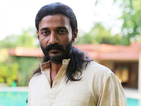 Kishore tonsures head for Yathreegan Kishore tonsures head for Yathreegan