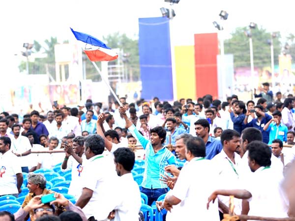 Why Rajinikanth not attended Sholingar meet? Why Rajinikanth not attended Sholingar meet?