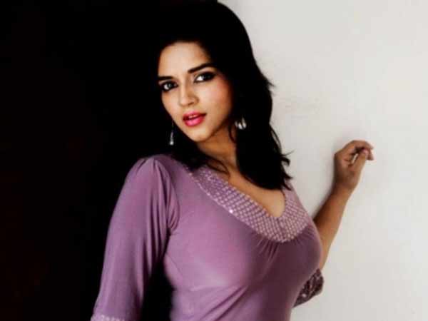 Actress Vasunthara Kashyap interview Actress Vasunthara Kashyap interview