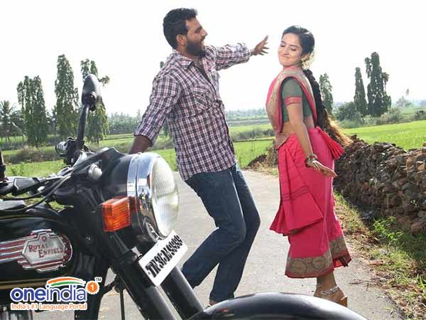 Summave Aaduvom on street drama players Summave Aaduvom on street drama players