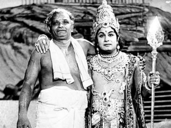 Nenjam Marappathillai 17 Nenjam Marappathillai 17