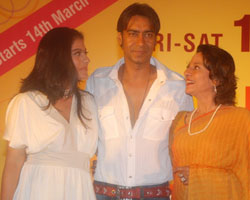 Ajay Devgan with Kajol and her motherTanuja Ajay Devgan with Kajol and her motherTanuja