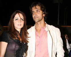 Hrithik Roshan with wife Suzanne Hrithik Roshan with wife Suzanne
