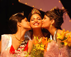 Femina Miss India 2008 winner Parvathy Omanakuttam (C), first runner up Shreya Dhanwantary (R) and second runner up Kavya Barli Femina Miss India 2008 winner Parvathy Omanakuttam (C), first runner up Shreya Dhanwantary (R) and second runner up Kavya Barli