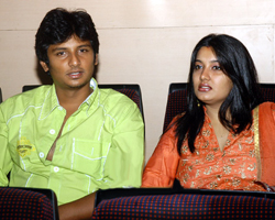 Jeeva with wife Supriya Jeeva with wife Supriya
