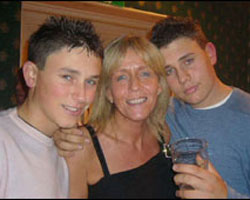 Rob Knox (Right) Rob Knox (Right)