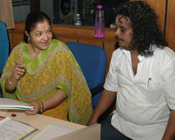 Thasi with Chitra in recording Thasi with Chitra in recording