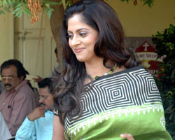 Nadhiya Nadhiya