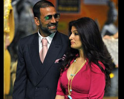 Akshay Kumar with wife Twinkle Akshay Kumar with wife Twinkle