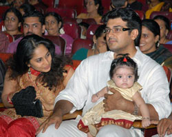 Ajith and Shalini with daughter Anoushka Ajith and Shalini with daughter Anoushka