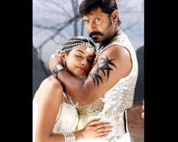 Vikram with Asin Vikram with Asin
