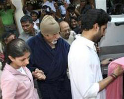 Amithab Bachan with Abhishek Bachan Amithab Bachan with Abhishek Bachan