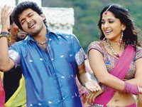 Vijay with Anushka in Veataikaran Vijay with Anushka in Veataikaran