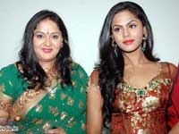 Radha with dauthter Karthika Radha with dauthter Karthika