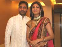 Shilpa gets engaged to London-based Raj Kundra Shilpa gets engaged to London-based Raj Kundra