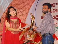 Pasanga director Pandiraj recieves Golden Elephant award from Juhi Chawla Pasanga director Pandiraj recieves Golden Elephant award from Juhi Chawla