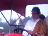 Amitabh Rides Tractor Amitabh Rides Tractor