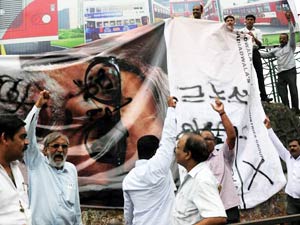 Protest against Aarakshan Movie Protest against Aarakshan Movie