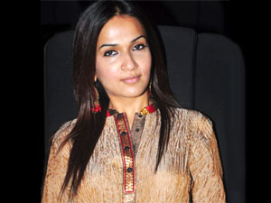 Soundarya Rajini Soundarya Rajini
