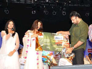 Dhanush - Anjali receive award Dhanush - Anjali receive award