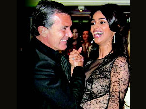 Antonio Banderas and Mallika Sherawat Antonio Banderas and Mallika Sherawat