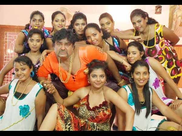 ரஜினி, கமல் போல நடிப்பாராம்