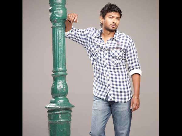 பெரிய உயரத்திற்குப் போவாருப்பா அண்ணன்
