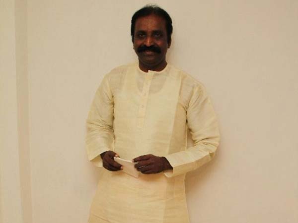 வைரமுத்து வரலையே