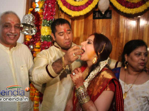 திரையுலகினருக்கு பார்ட்டி