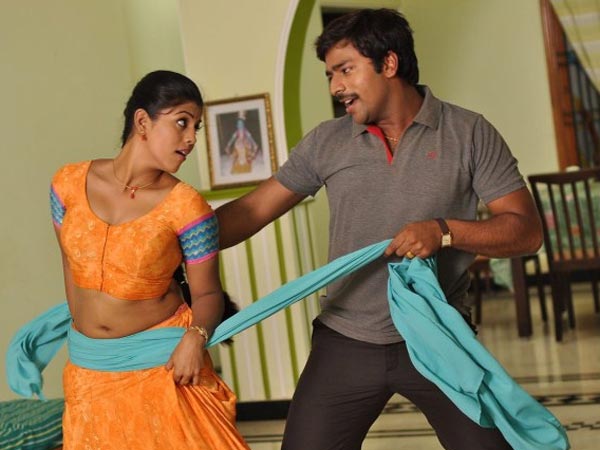 அம்மாவின் கை பேசிக்கும் முத்துக்குமார்