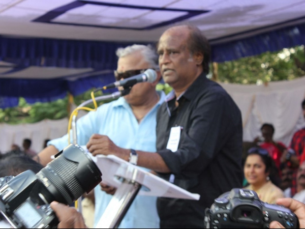 சும்மனாங்காட்டியும்...
