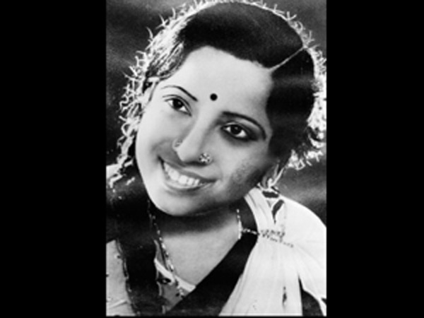 முதல் பெண் இயக்குநர்