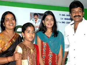 Former actress Jeevitha's daughter enters Tollywood Former actress Jeevitha's daughter enters Tollywood