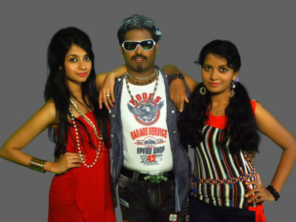 2 ஹீரோயின்