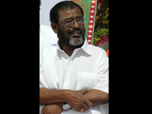 வீட்டுல ராமன் வெளியில கிருஷ்ணன்