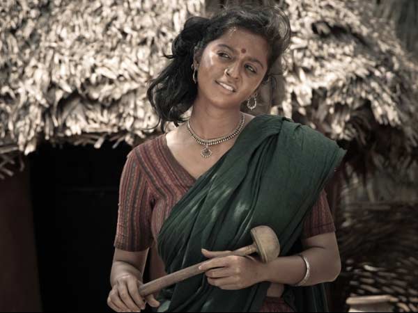 கறுப்பு தான் எனக்கு பிடிச்ச கலரு... விருது