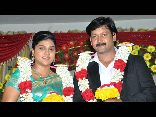 காவல் நிலையத்தில் காதல் ஜோடி
