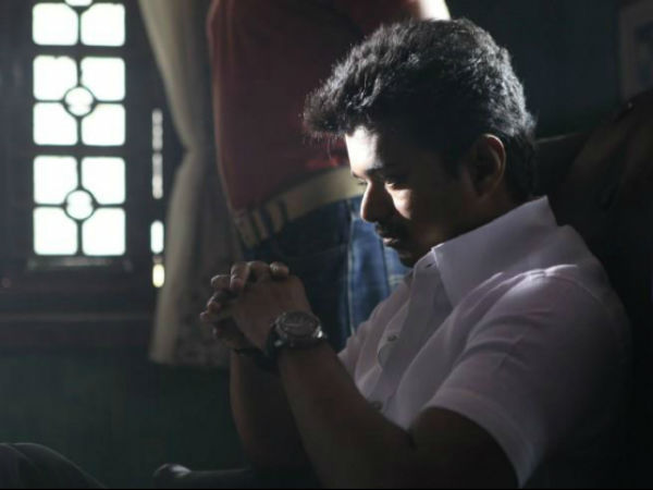 இருட்டில் இருக்கும் விஜய்