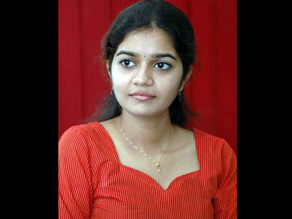 கண்ணால் கைது...