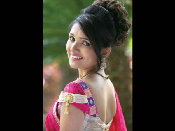 பிரபலங்கள் நடிக்கும் தொடர்