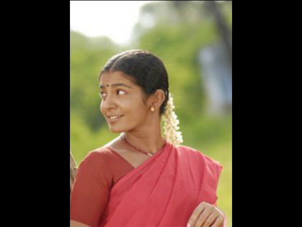 ‘பூ’பார்வதி மேனன்
