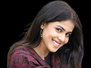 Genelia dismisses news of her being pregnant Genelia dismisses news of her being pregnant