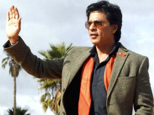 Shah Rukh Khan set to replace Salman Khan in Bigg Boss 7? Shah Rukh Khan set to replace Salman Khan in Bigg Boss 7?