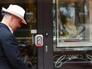 Jewels stolen in Cannes, Chopard says not for stars Jewels stolen in Cannes, Chopard says not for stars