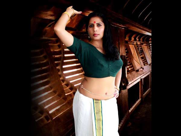 ஹீரோயின் அல்ல