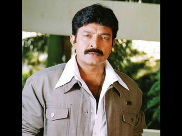 பாரதிராஜா கையால்