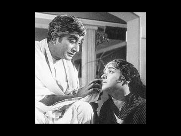 உன் கண்ணில் நீர் வழிந்தால்