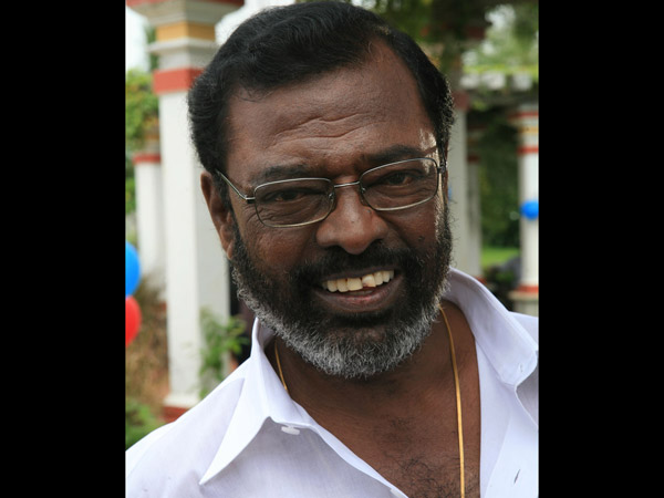 வீட்டுல ராமன் வெளியில கிருஷ்ணன்
